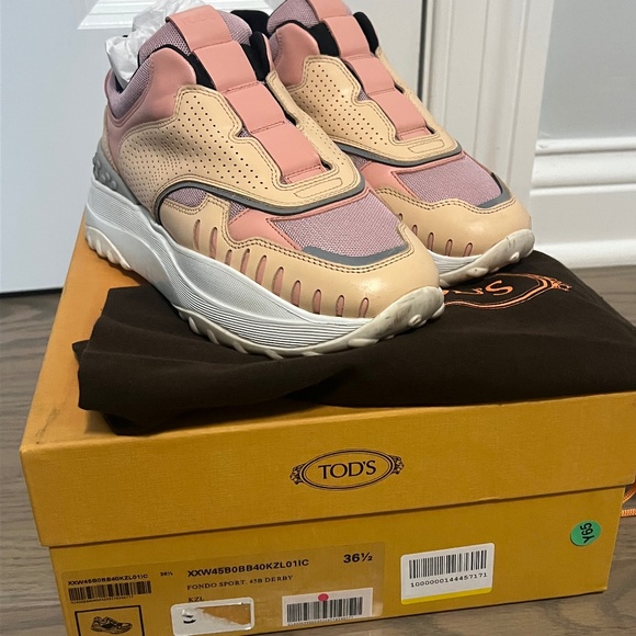 Tod’s Designer Women’s Sneakers - Picture 1 of 3